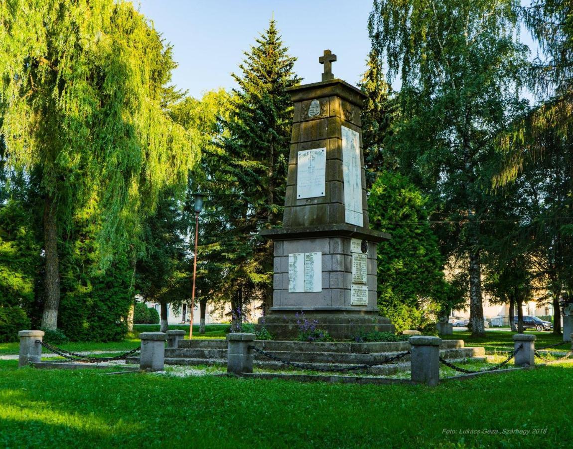 Csergo Ildiko Vendeghaz Hotel Lăzarea Buitenkant foto
