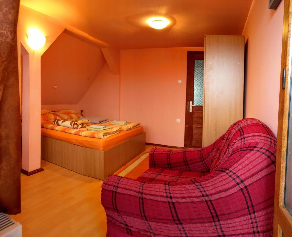 Csergo Ildiko Vendeghaz Hotel Lăzarea Buitenkant foto