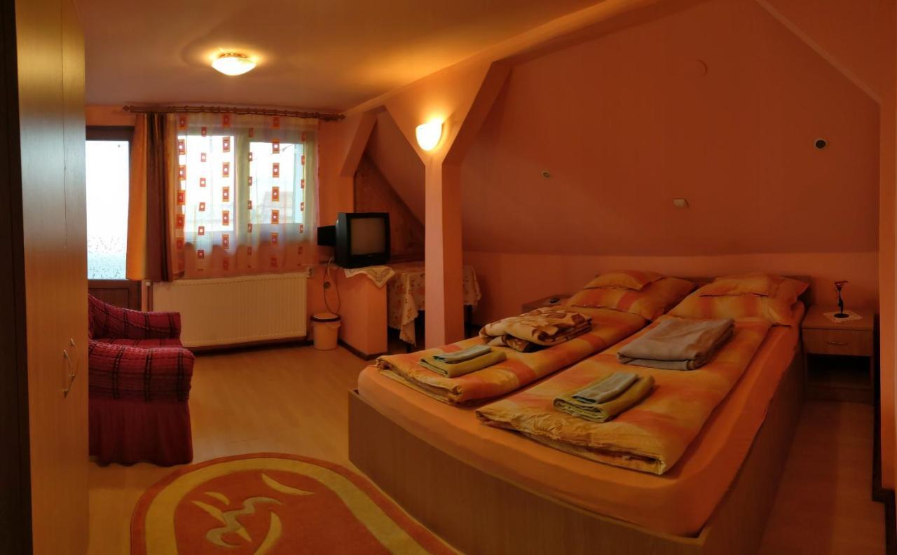 Csergo Ildiko Vendeghaz Hotel Lăzarea Buitenkant foto